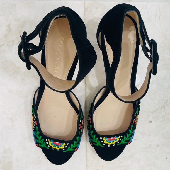 PELLE MODA {6M} Sandal Heels Embroidered FloralBlack Suede Open Toe Kitten Heel - Picture 7 of 10